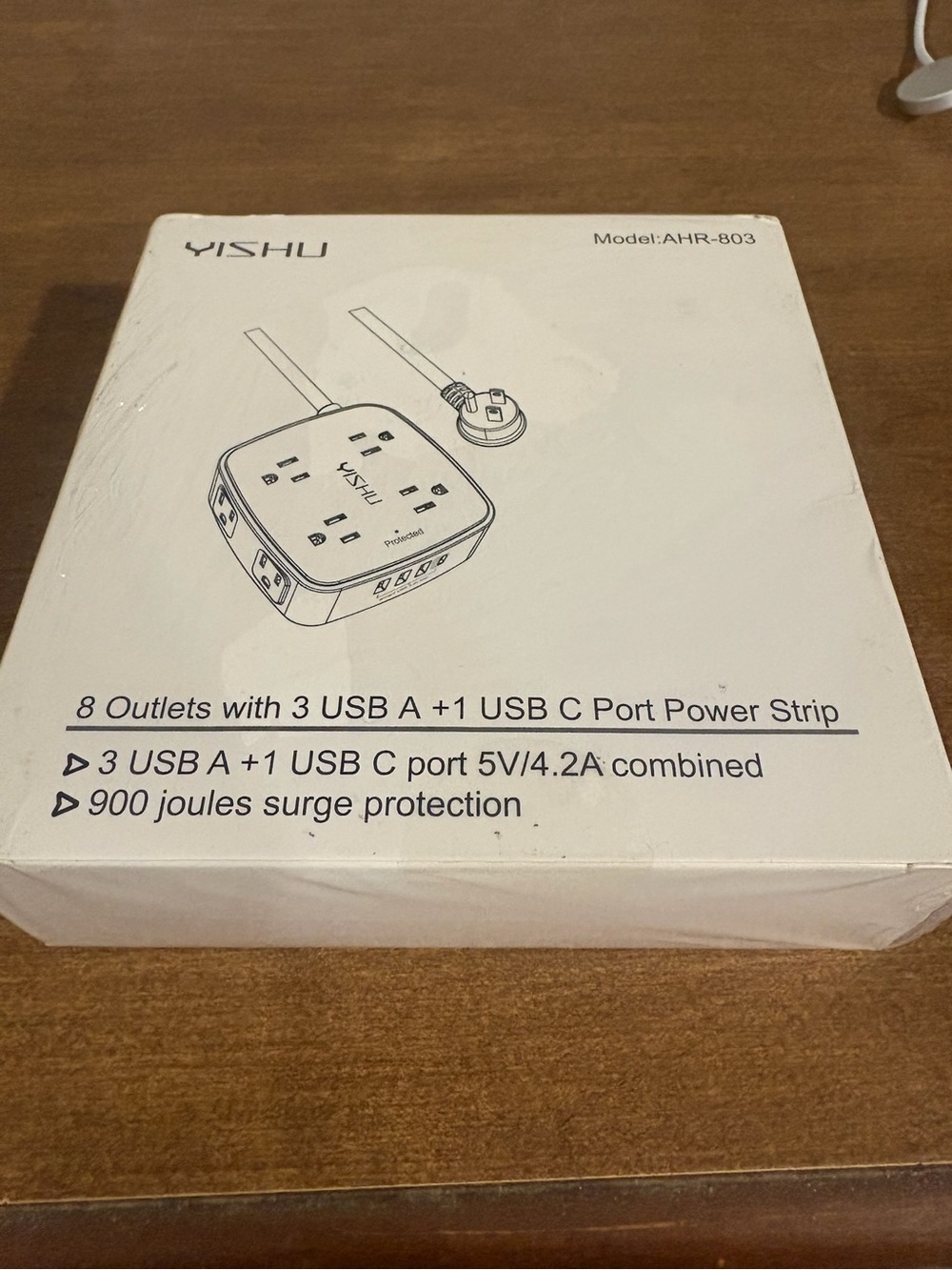 YISHU 8-Outlet Power Strip with USB-C and USB-A Ports - White New